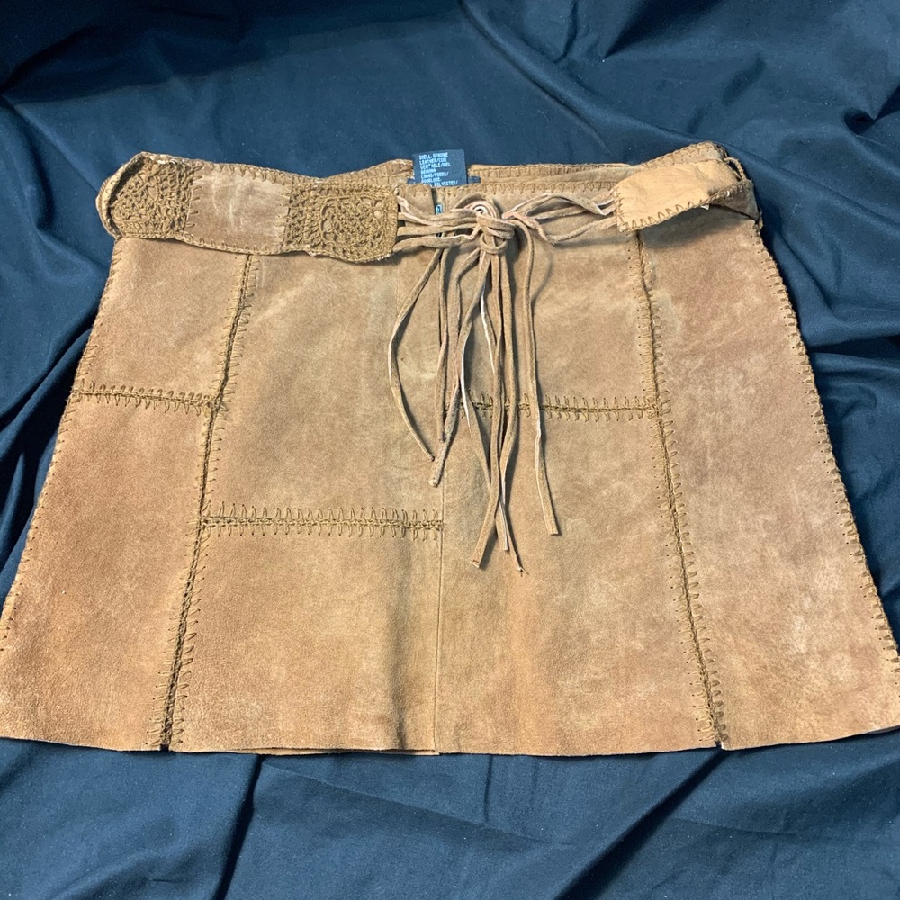 EUC Bebe suede leather mini skirt Sz 4